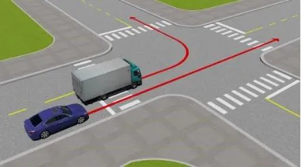 Xe con vượt xe tải như trường hợp này có đúng không?